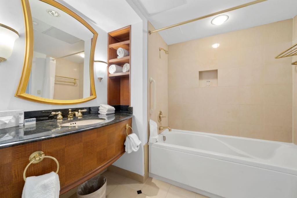 2br 3ba Beachfront In Town Cozysuites Apartment