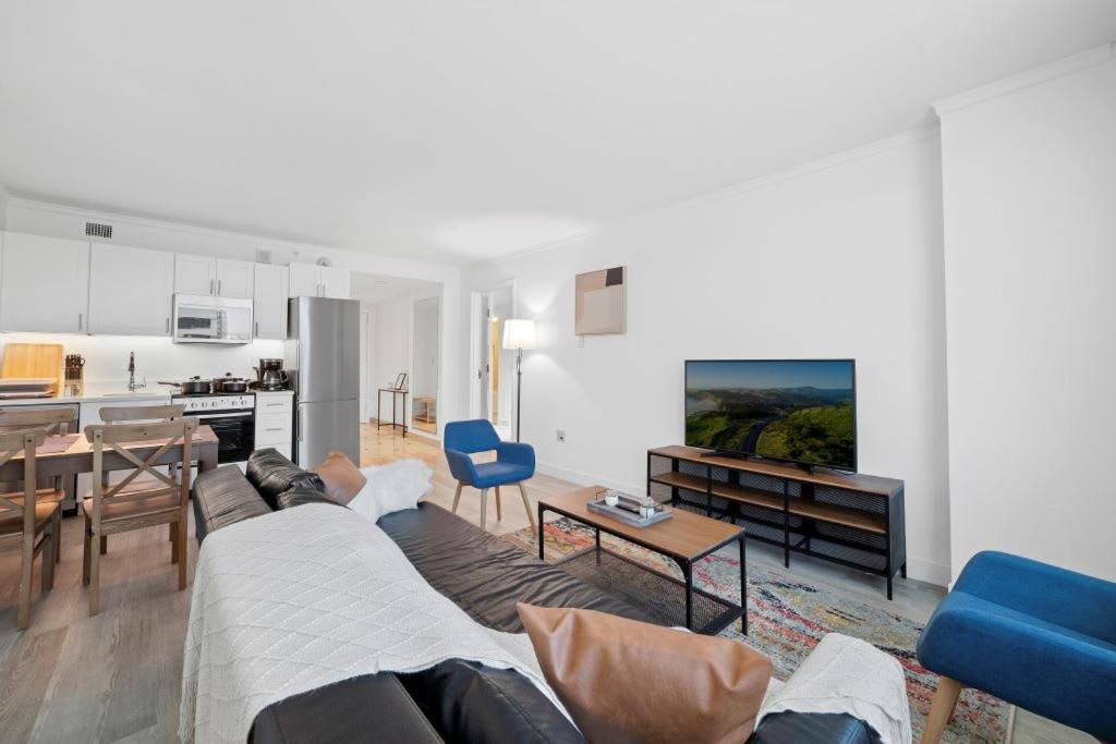 Apartment 2br 3ba Beachfront In Town Cozysuites